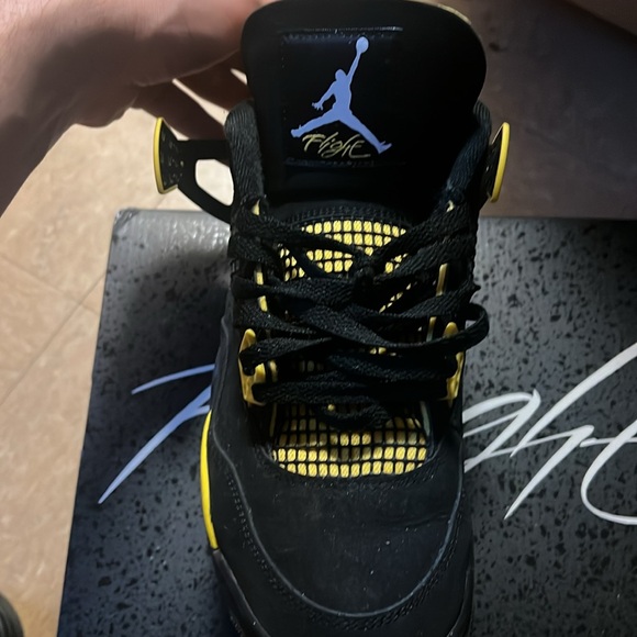 Jordan 4 thunder black&yellow - Picture 3 of 4